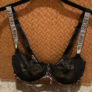 Victoria’s Secret broth 36D